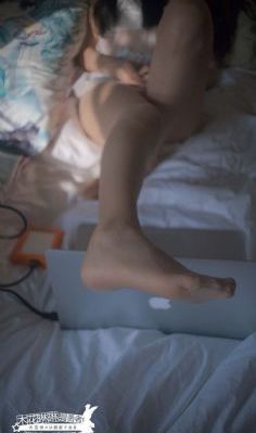 欧美牛仔裤街拍图片_日韩在线播放专区